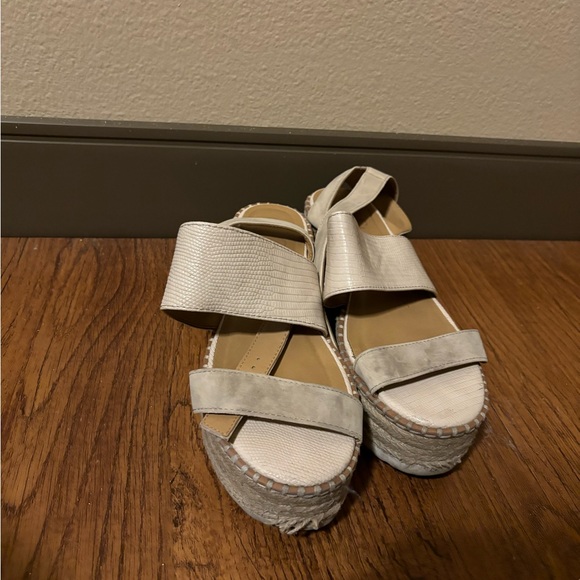 Espadrilles - Picture 2 of 2